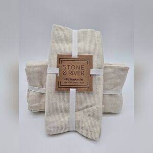 NWT Stone & River 4 Pc Napkin Set 18 X 18in Bundle Of 2 Pack (8 Pcs) Cream Gold